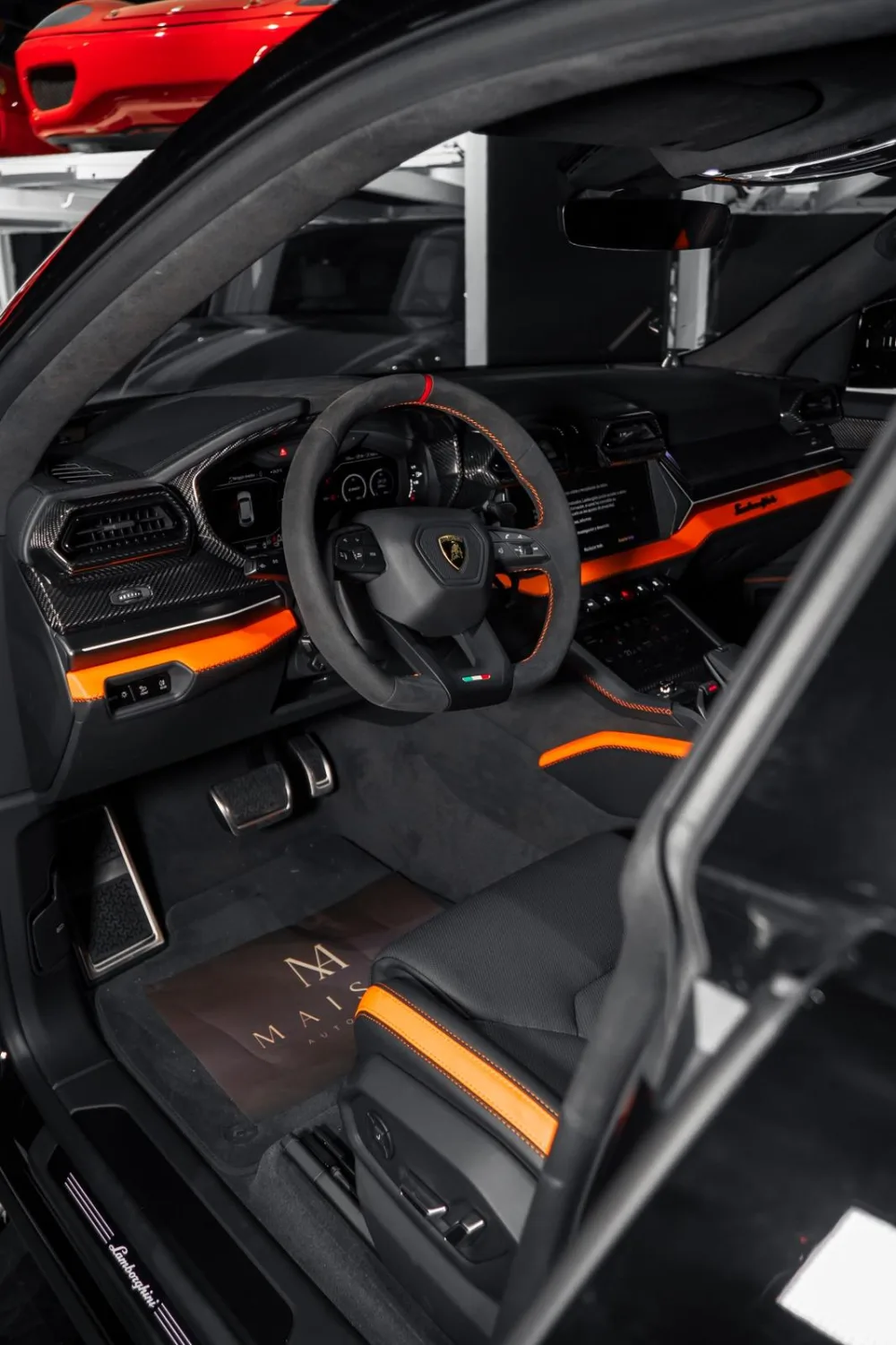 Lamborghini Urus SE — puesto de conducción